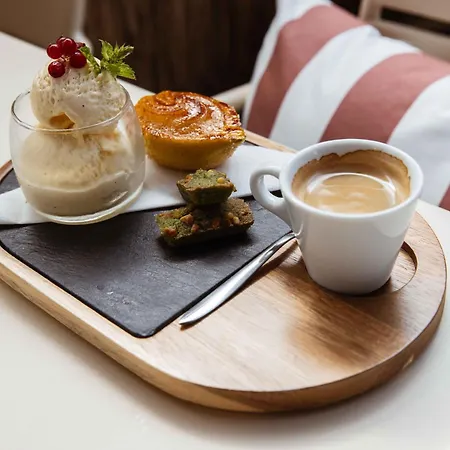 Live Bordeaux Hotel 3*