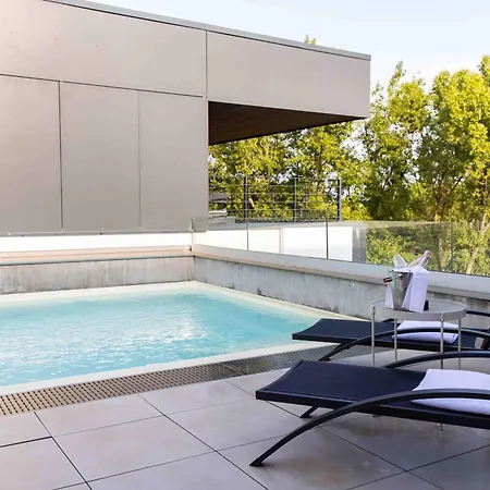Hotel Live Bordeaux 3*